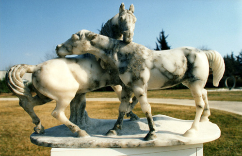 Estatua ecuestre realizada en Bardiglio di Carrara (piedra) 